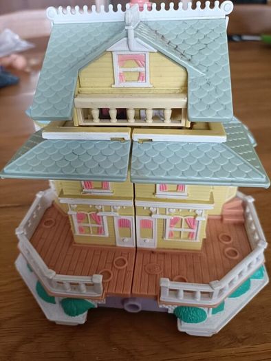 Polly pockets bundle