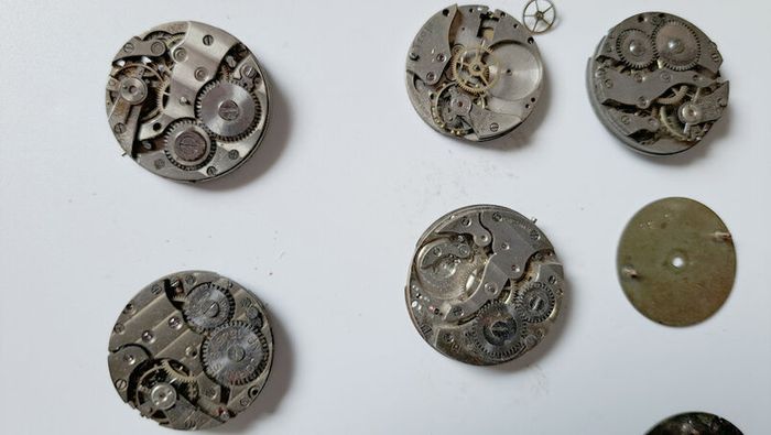 Lot of 26 x Wristwathes and Dials for Parts or Repair