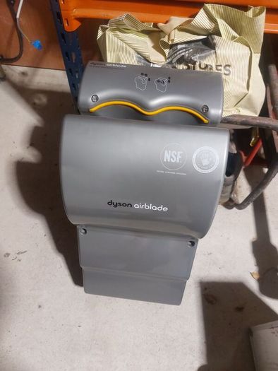 Hand dryer