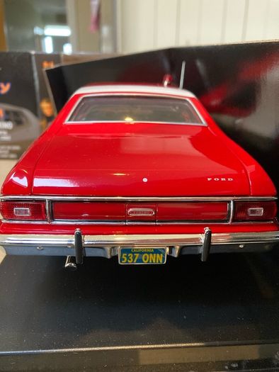 Ford Gran Torino Scale 1/18 Starsky & Hutch 2