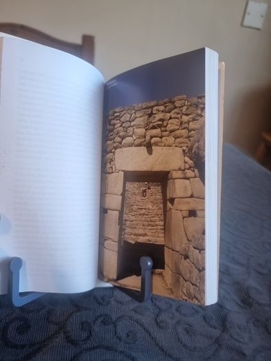 Hiram Bingham: Lost City of the Incas: The Story of Machu Picchu & Its Builders