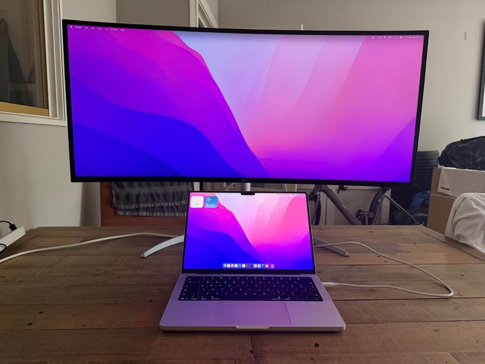 LG 40WP95C-W 40" 5K UHD Ultra Wide monitor
