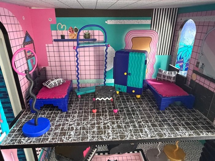 LOL dollhouse