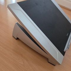 Laptop stand