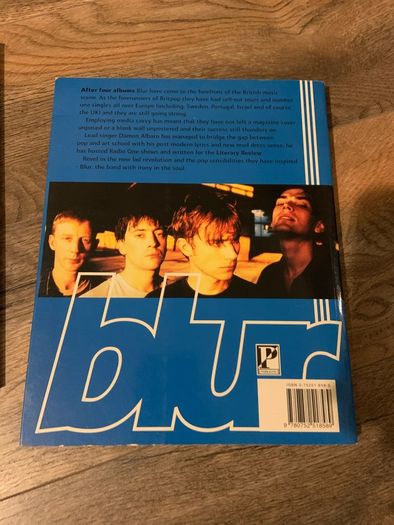 Blur Books 90s Vintage