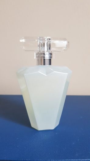 Rare Pearls perfume