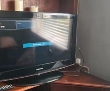 Samsung TV 27in