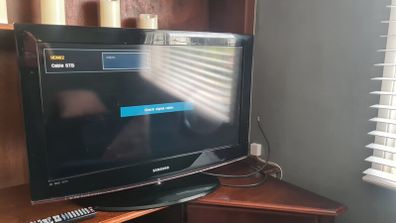 Samsung TV 27in