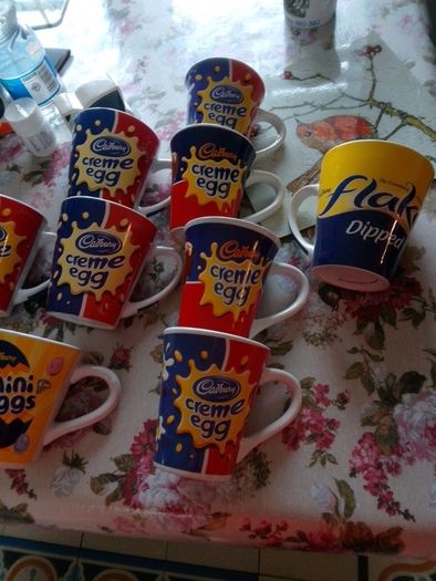 10 x various cadbury creme egg mini eggs flake mugs,retired