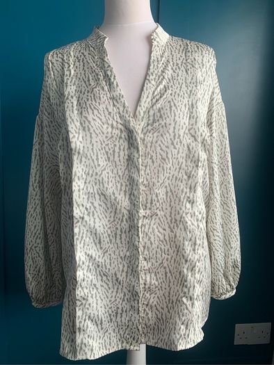 Paul Costelloe print blouse. Size 12