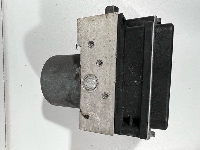 Audi A4 B8 A5 ABS Pump and Controller 8K0907379P 8K0614517BB