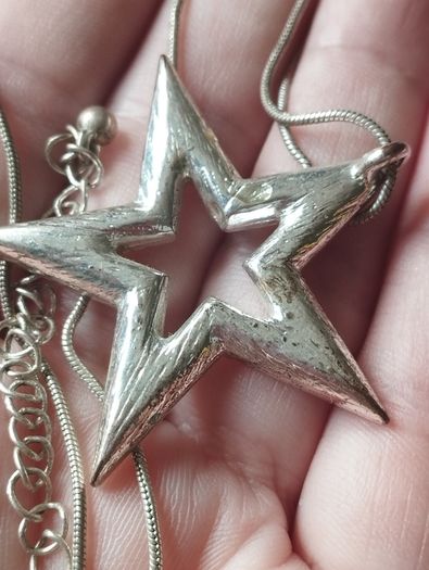 Star Pendant Necklace with Rhinestones.