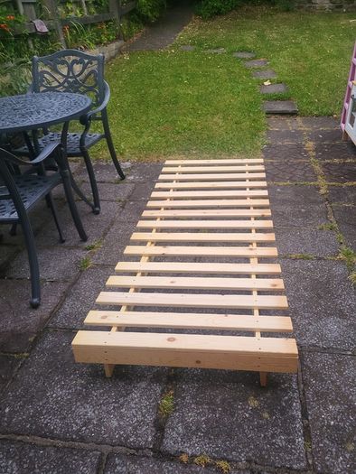 Futon frame