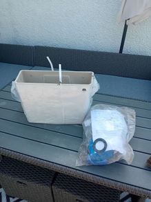 toilet cistern