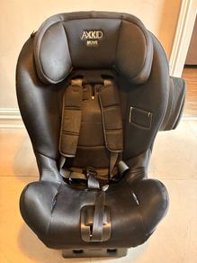 Axkid Move extended rear-facing seat