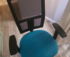 Ergonomic office chair