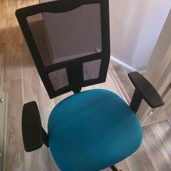 Ergonomic office chair