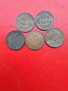 5 British Halfpennies in Sequence