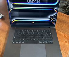 16" MacBook M3 Pro Chip 1tb 18 core GPU