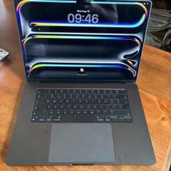 16" MacBook M3 Pro Chip 1tb 18 core GPU