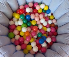 Ball pit and balls