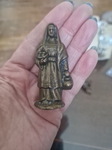 brass figures