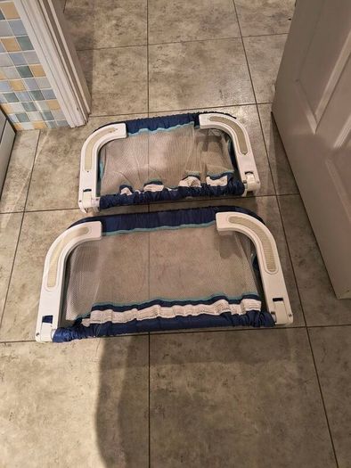 bed rails only 1 available