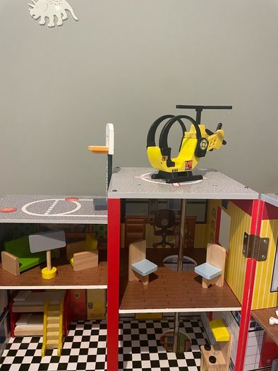 KidKraft Everyday Heroes wooden play set Police and Fire Station Excellent Condition