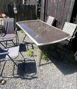 Garden table and chairs (Please read)
