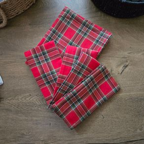 Christmas napkins + runner
