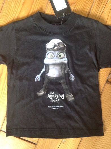 BNWT 'Annoying Thing' Teeshirt