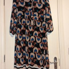 Perfect for Summer. gorgeous floral pleated midi dress from Senes