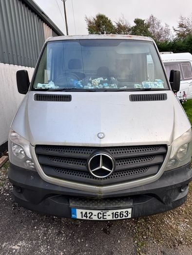mercedes sprinter breaking