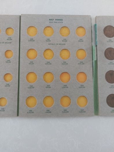 coin folder including full set of pennys including rare 1940