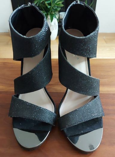 Kurt Geiger shoes. Postage included. Size 5