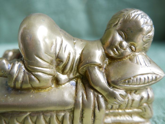 Vintage Brass Sleeping Child 5" x 3" x 2,5"