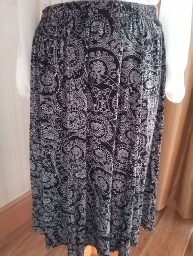 Price Drop Ladies skirts 14 5 euros
