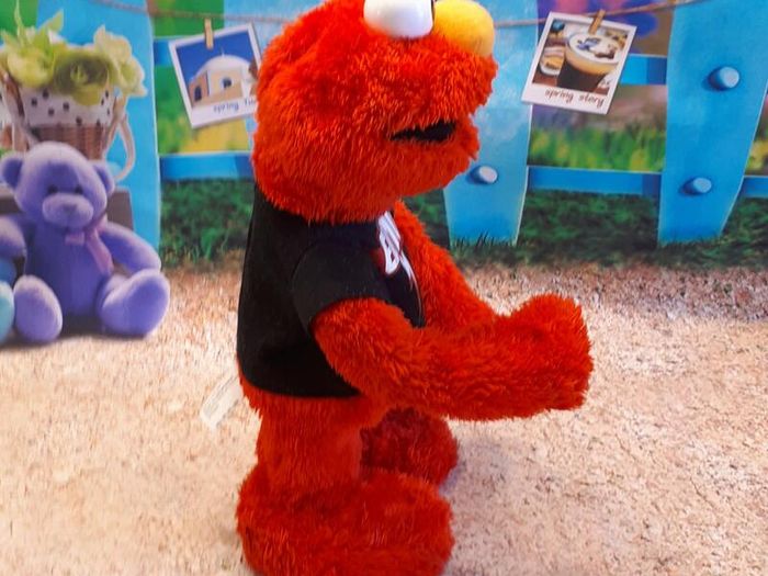 Let's Rock Elmo ORIGINAL HASBRO Talks and Sings E2 Sesame Street