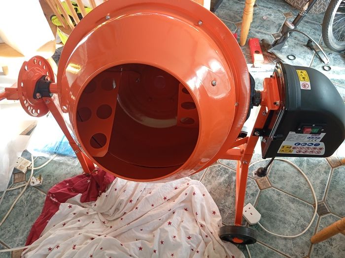 Cement mixer