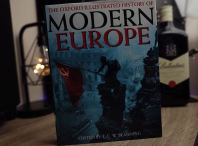 The Oxford Illustrated History Of Modern Europe ! Hardcover ! 1996 ! by Oxford University Press !