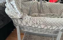 Moses Basket with rocking stand