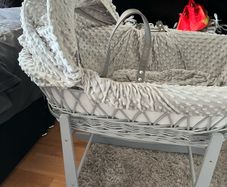 Moses Basket with rocking stand