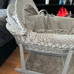 Moses Basket with rocking stand