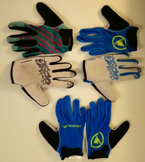 Original ENDURA HUMMVEE kids cycling gloves in AZURE BLUE or TEAL - children bike gloves for age up to 9 years old