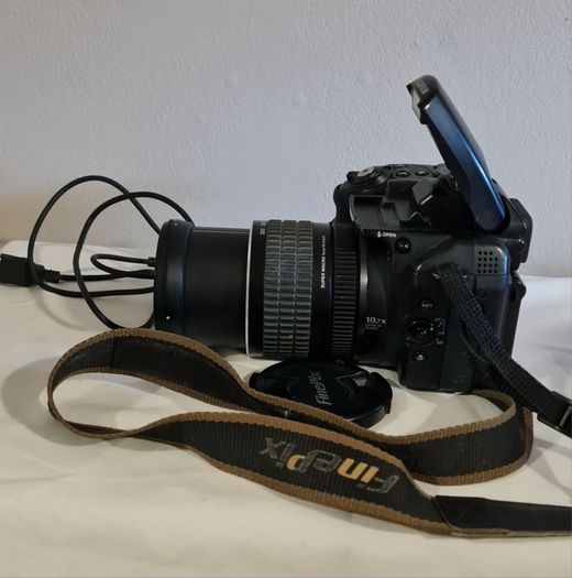 FinePix S9500 Digital camera with camera bag