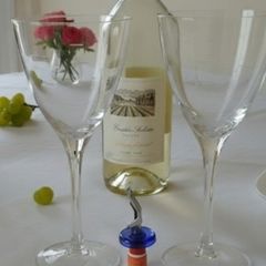 A pair. 2 x Vintage Wine Glasses. Geometric patterned elegant wine glasses. FREE Stopper.