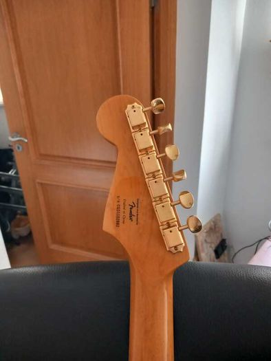 2011 Squier Stratocaster Classic Vibe '60s (with Duncan and DiMarzio)