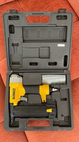 Dewalt nail/stapler gun air
