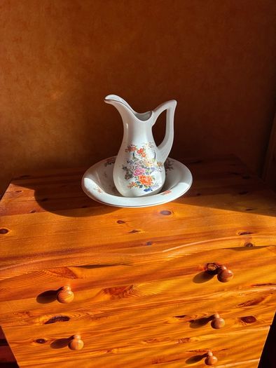 wash jug and bowl