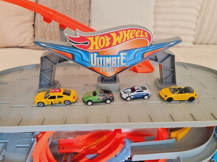 hotwheels ultimate garage